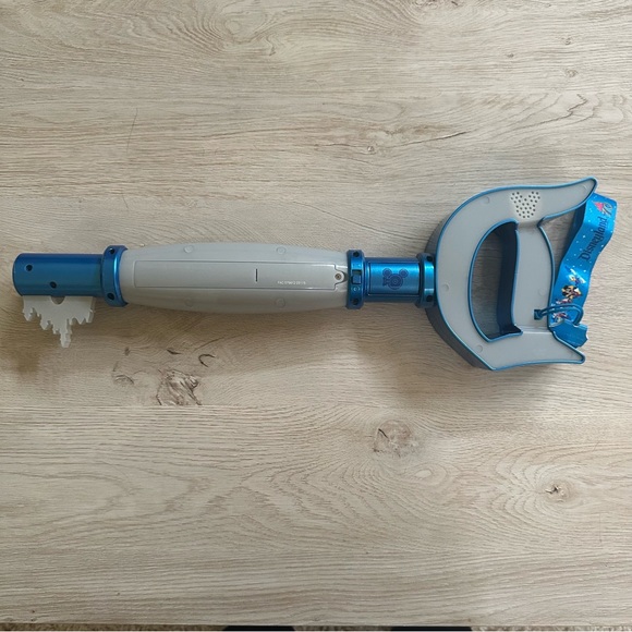 70th Key to Disneyland (No pin) - Picture 3 of 3